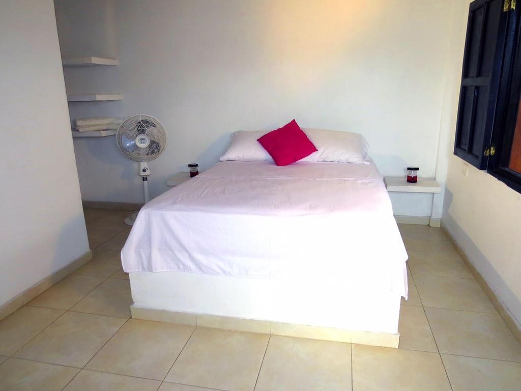 Palomino Breeze Hostal Zimmer foto